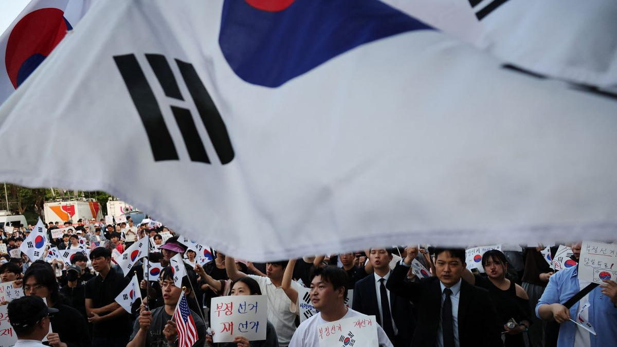 South Korea's Lee Jae Myung urges restraint in election protests, dismisses fraud allegations
