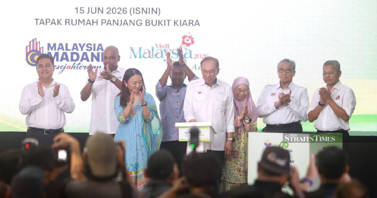 Anwar Warns Against Divisive Race-Based Politics as Malaysians Face Economic Hardship