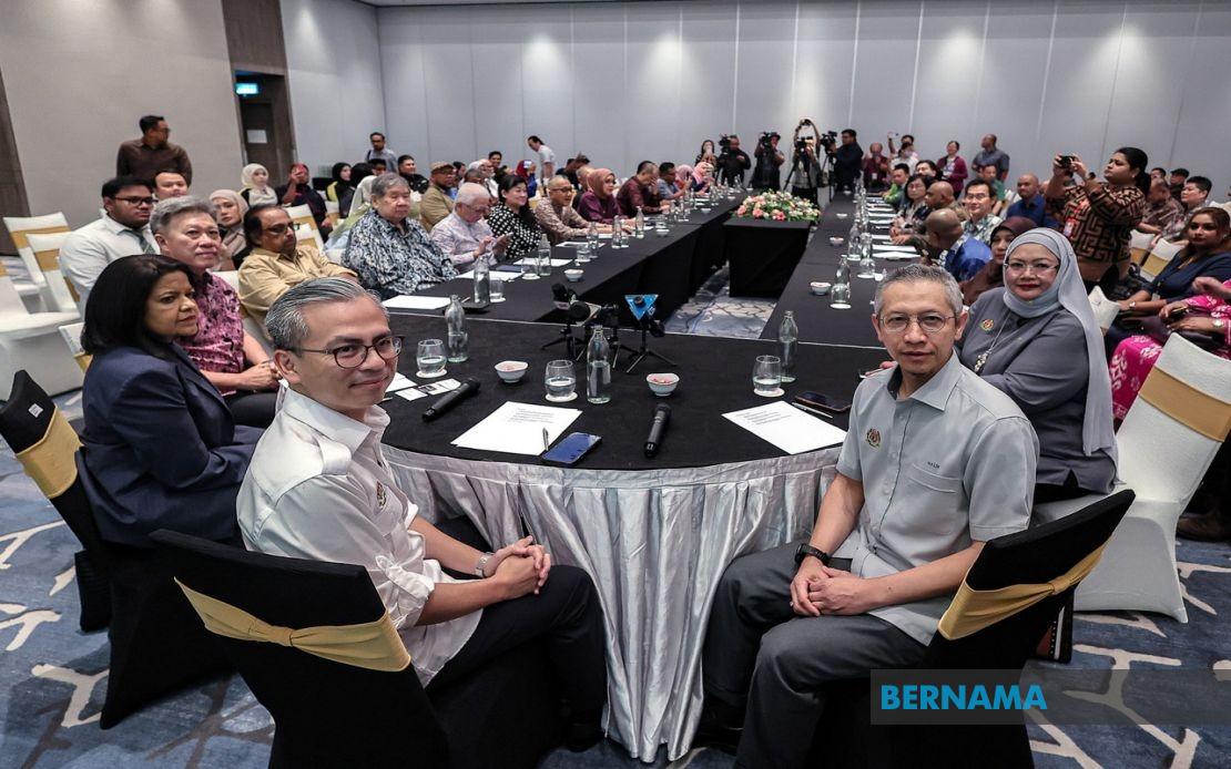 Fahmi Proposes Regular Media Retreats at HAWANA Celebrations