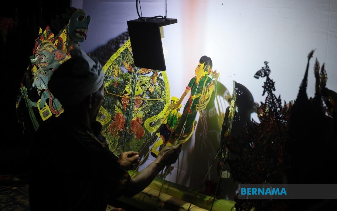 Permit Red Tape and Missing Mentors Endanger Kelantan's Wayang Kulit Legacy