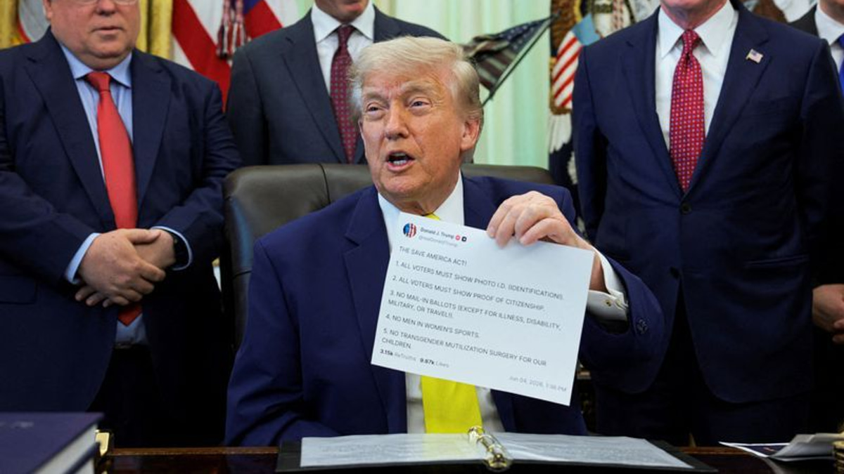Trump faces legal challenge over paid early-access social media service