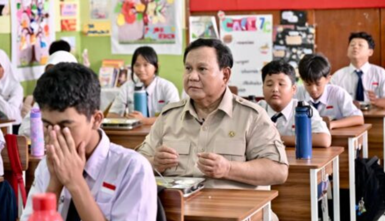 Indonesia's Free Meal Scheme Under Fire as Rights Body and Courts Challenge Implementation