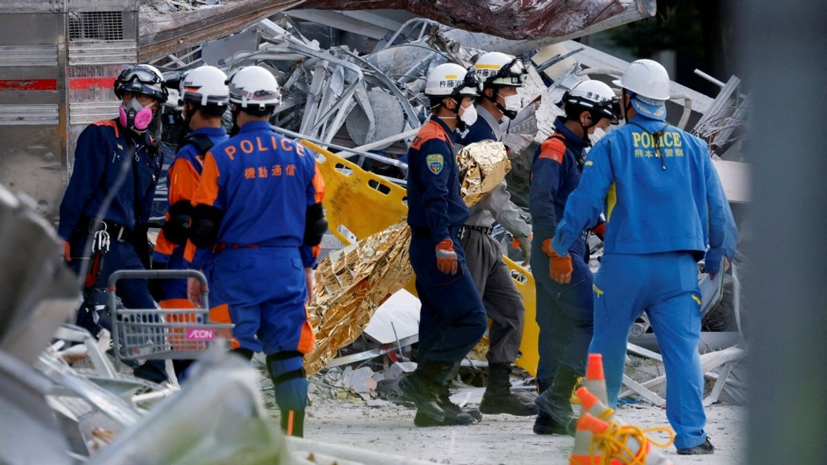 Kumamoto Struggles as Japan's Devastating Earthquake Kills 34, Leaves Thousands Homeless