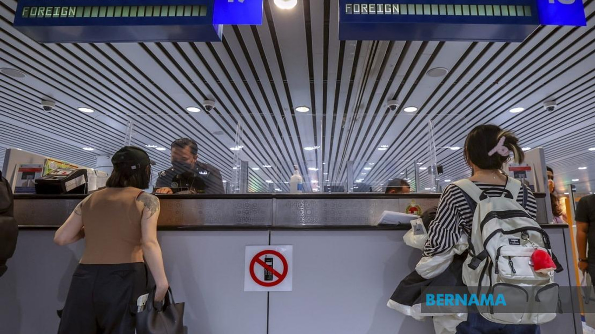 Cabinet Approves 17-Point Plan to Boost Security at KLIA and Border Checkpoints