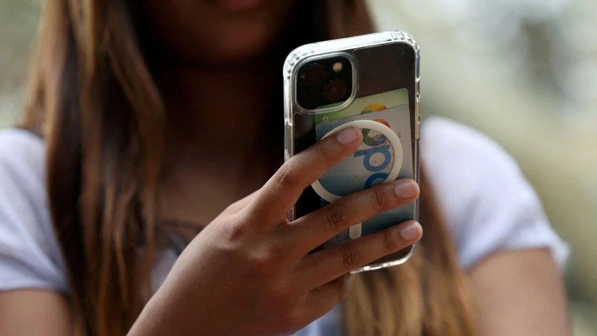 Australia Strengthens Under-16 Social Media Ban With Tougher Regulator Powers