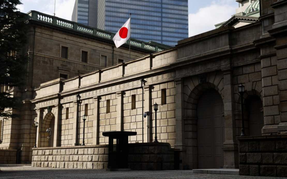 Japanese Yen Plummets to 39-Year Low Despite Official Warnings of Intervention