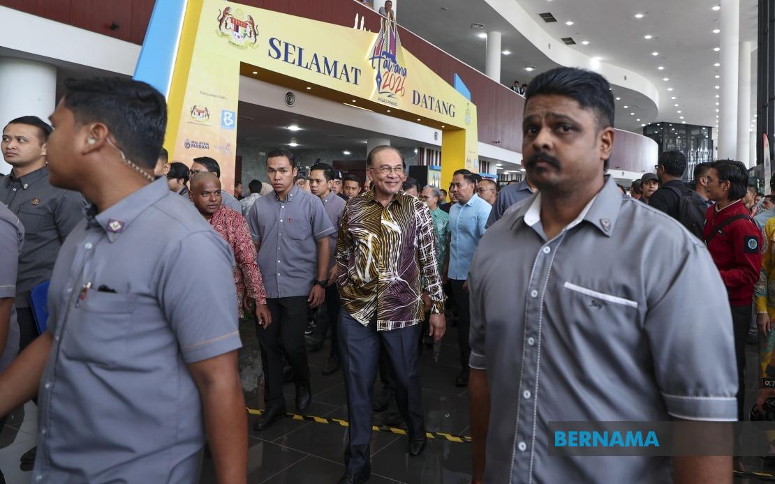 PM Anwar Officiates HAWANA 2026, Celebrates Media Integrity and Journalism Excellence
