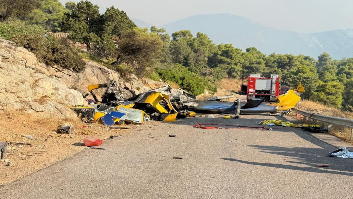 Two Killed in Helicopter Collision During Greek Wildfire Battle