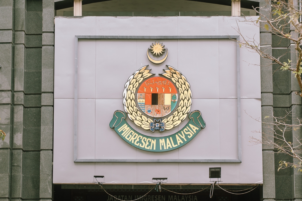 Immigration Department Dismantles Major Passport Forgery Network in Kuala Lumpur, Arrests Three Suspects