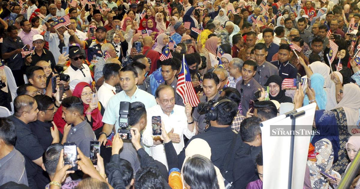 Ministers must resign if they attack unity partners, Anwar warns ahead of state polls