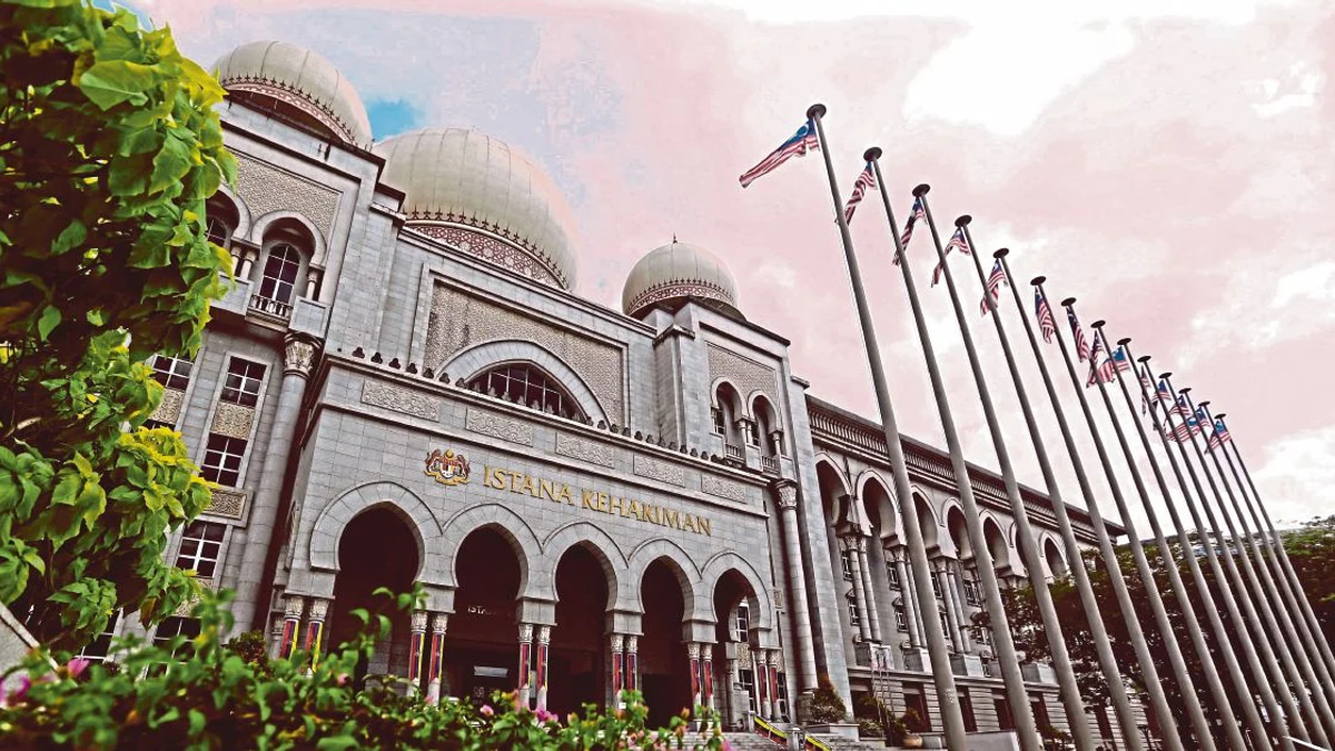 High-Profile Court Cases Set to Unfold: Isa Samad's Conviction Review and Ex-Army Chief's Trial