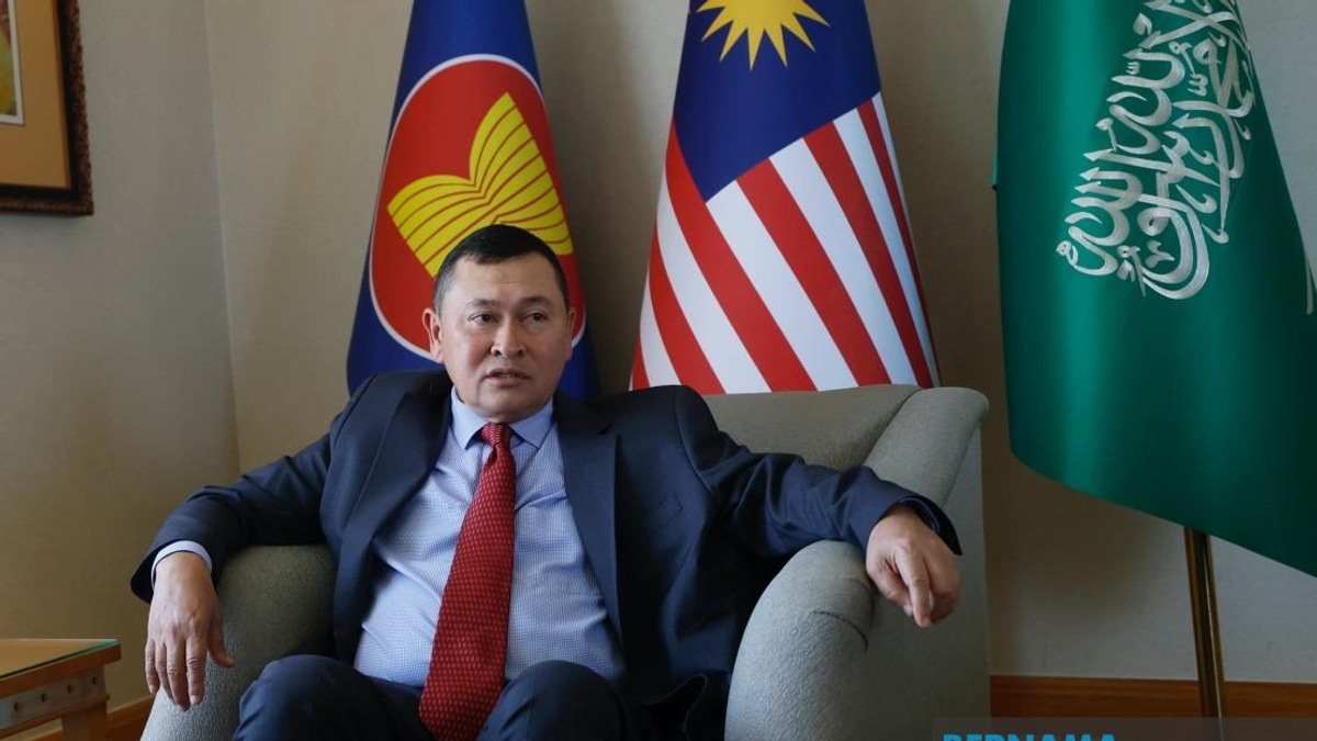 Mohamad Hasan to Lead Malaysia's Delegation at OIC Emergency Meeting on Palestine