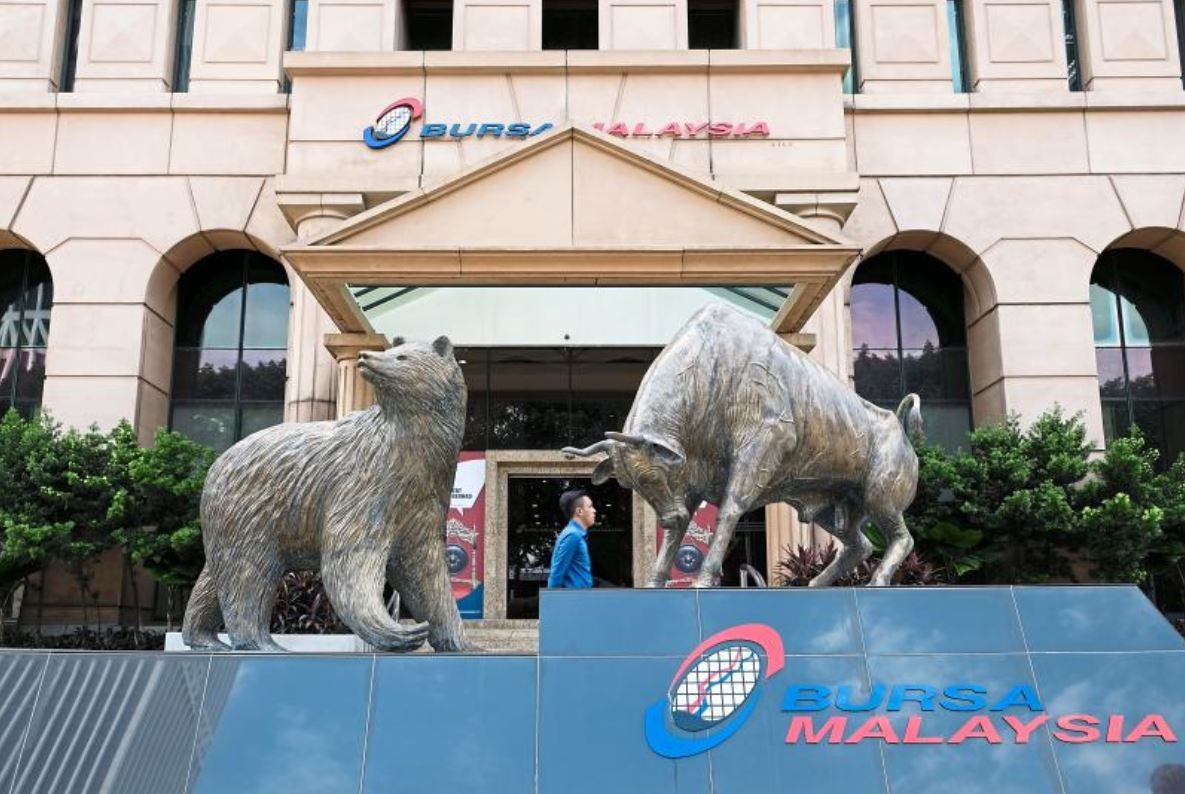 Bursa Malaysia Penalises Meridian and Executive Director for Delayed Financial Disclosures