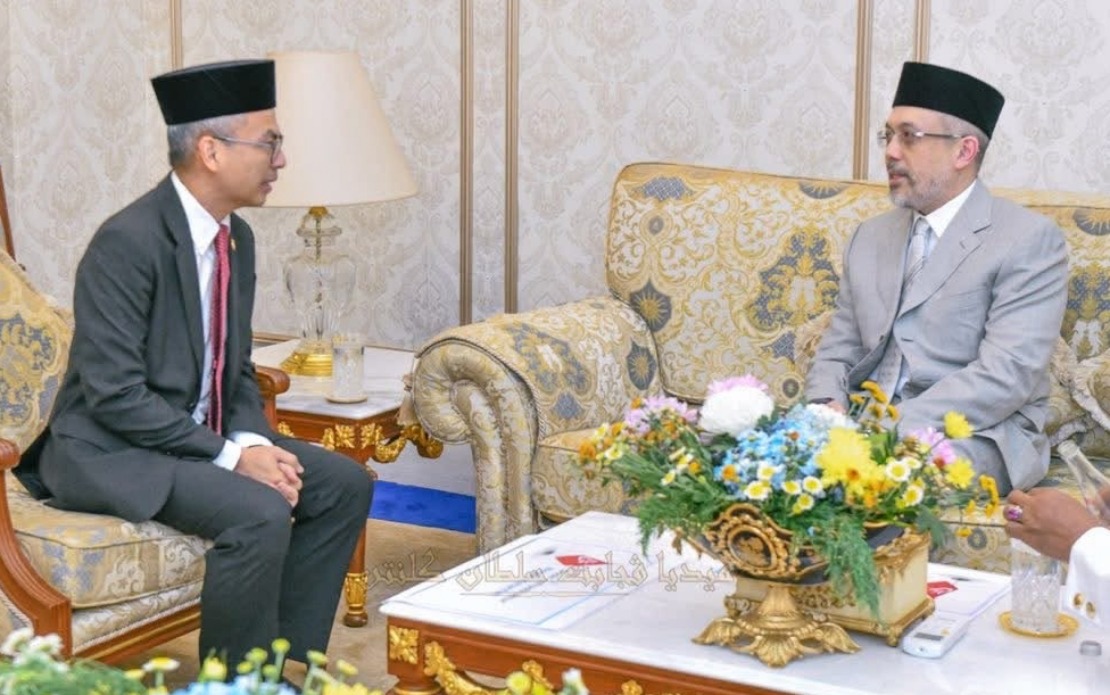 Tengku Muhammad Fakhry Receives Communications Minister Fahmi to Discuss Fake Accounts and Misinformation