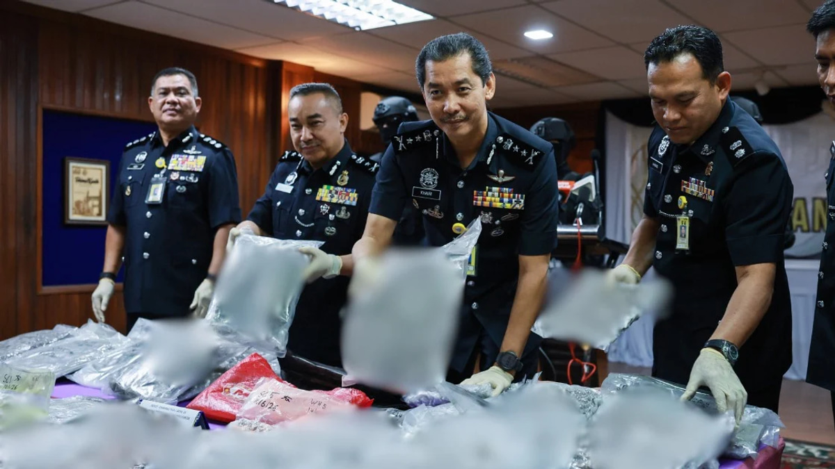 Two Brothers Held in RM1.76mil Drug Cache Discovery in Terengganu