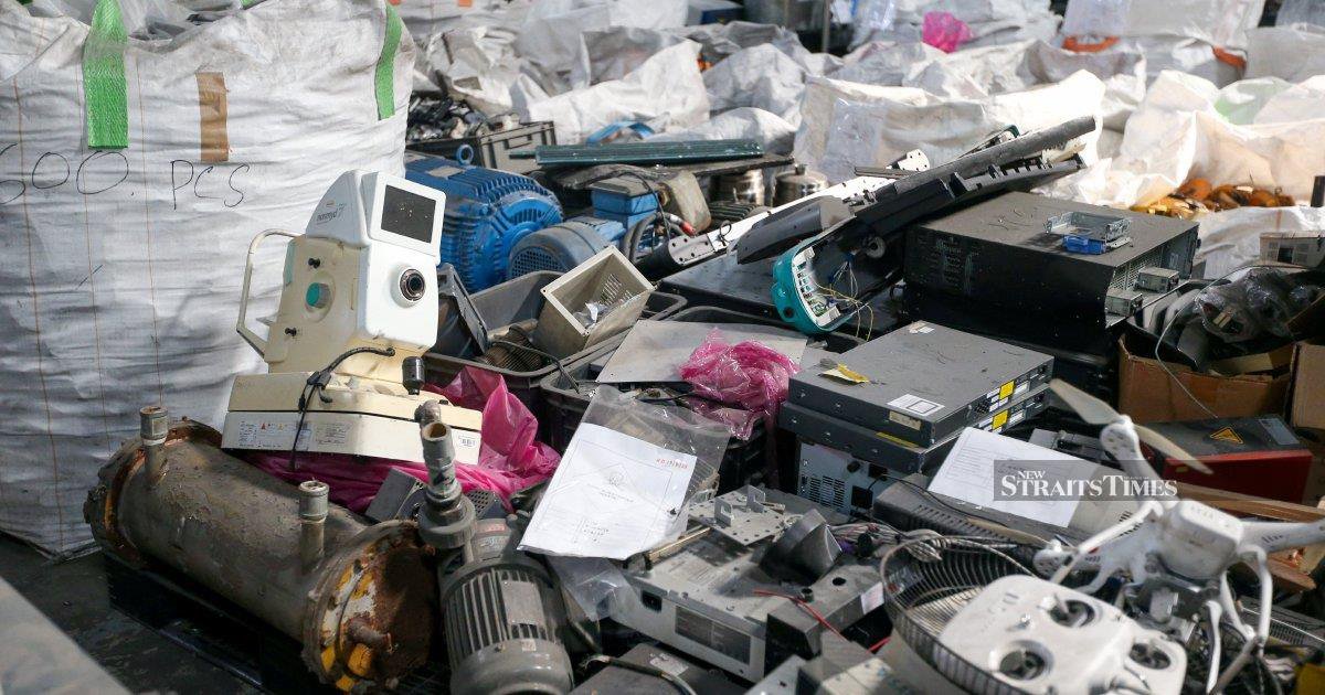 Ten GOF Officers Held Over Penang E-Waste Factory Extortion Allegations