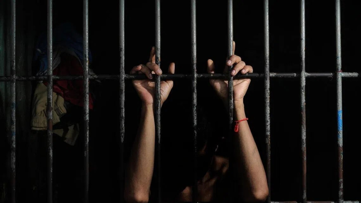 Japanese Mother Seeks Damages After Teenage Daughter Dies Following Detention in 'Hostage Justice' Case