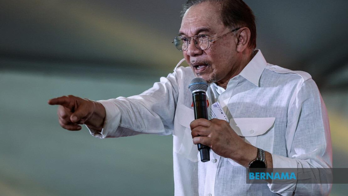 Anwar Defends Kedah Development Record Amid Political Row with Sanusi