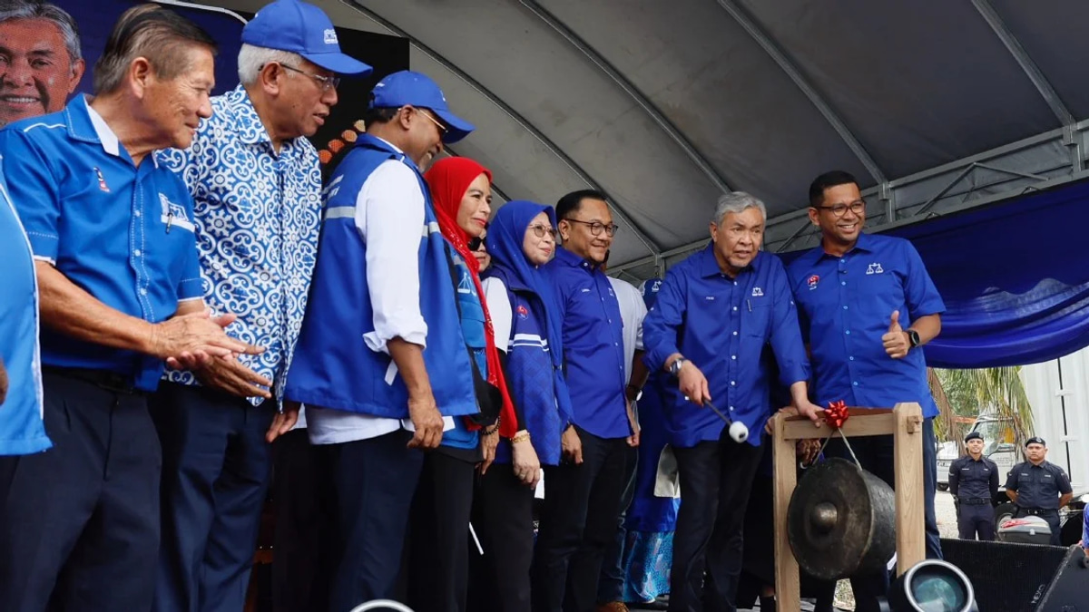Zahid Challenges PAS to Convert Campaign Pledges into Votes for Barisan Nasional in Johor