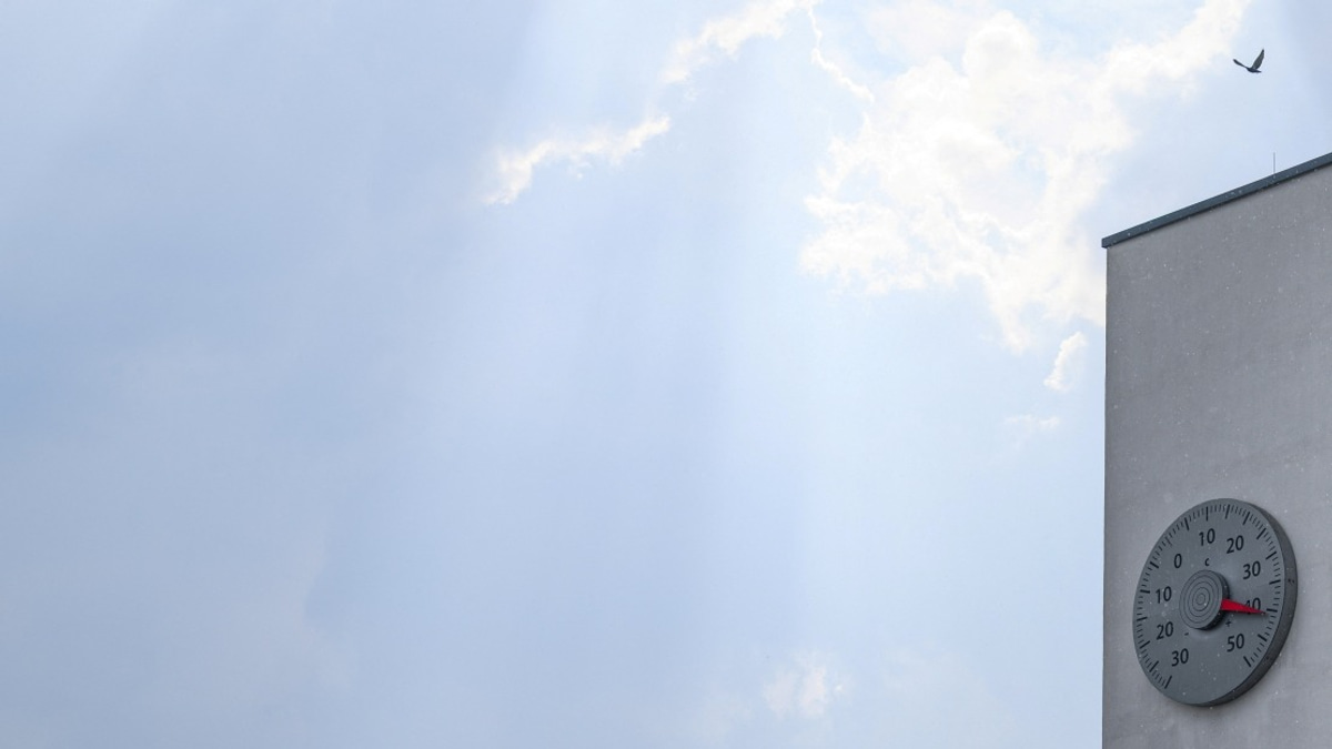 Heat Wave Deaths Mount Across US as Severe Storms Threaten Eastern Seaboard