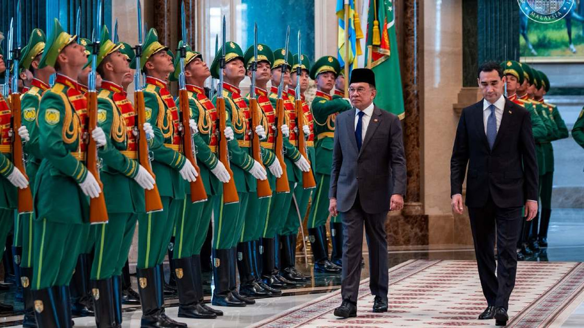 Anwar Ibrahim Receives Official Welcome in Turkmenistan as Strategic Ties Deepen