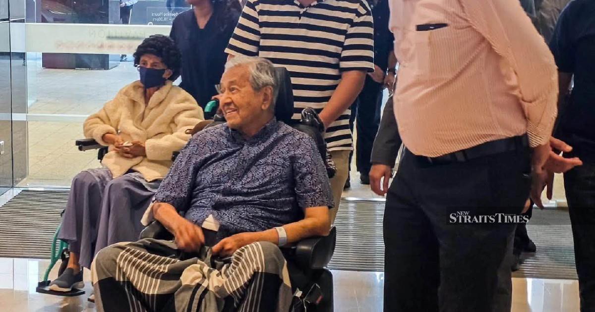 Anwar Marks Mahathir's 101st Birthday with Warm Wishes