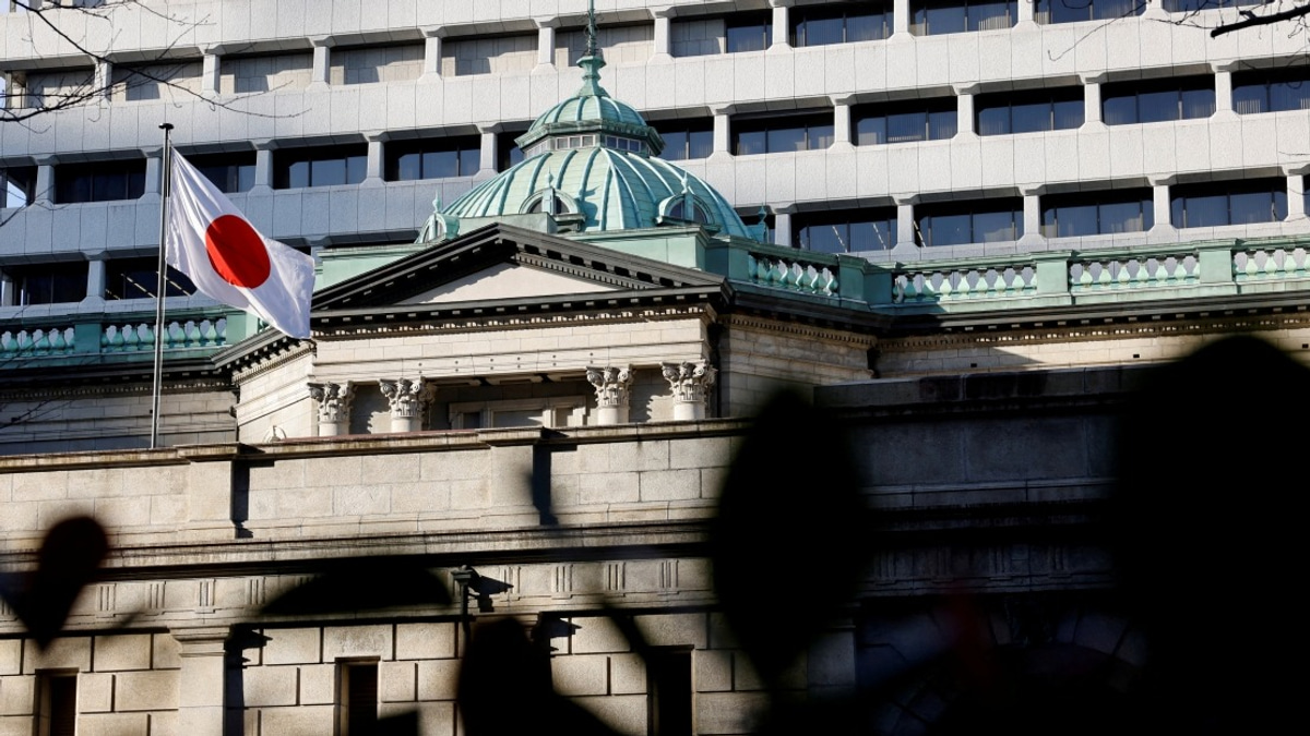 Japan's Flag Desecration Ban Reopens Global Debate on Patriotism and Free Speech