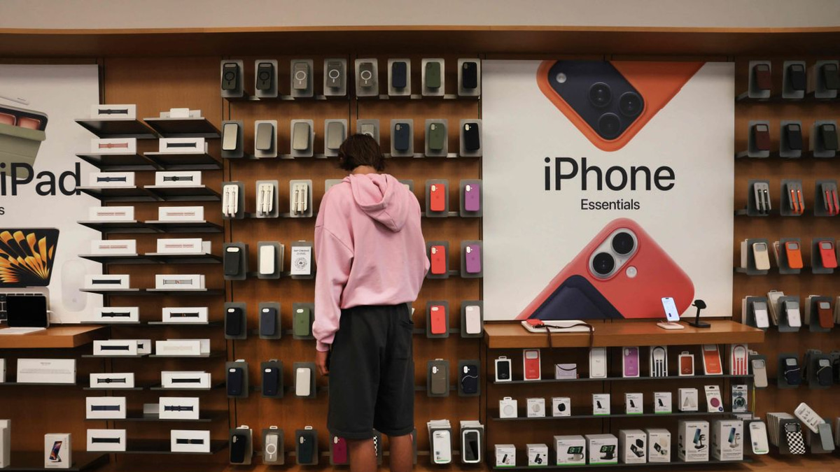 Apple and OpenAI's intensifying legal clash over AI hardware development