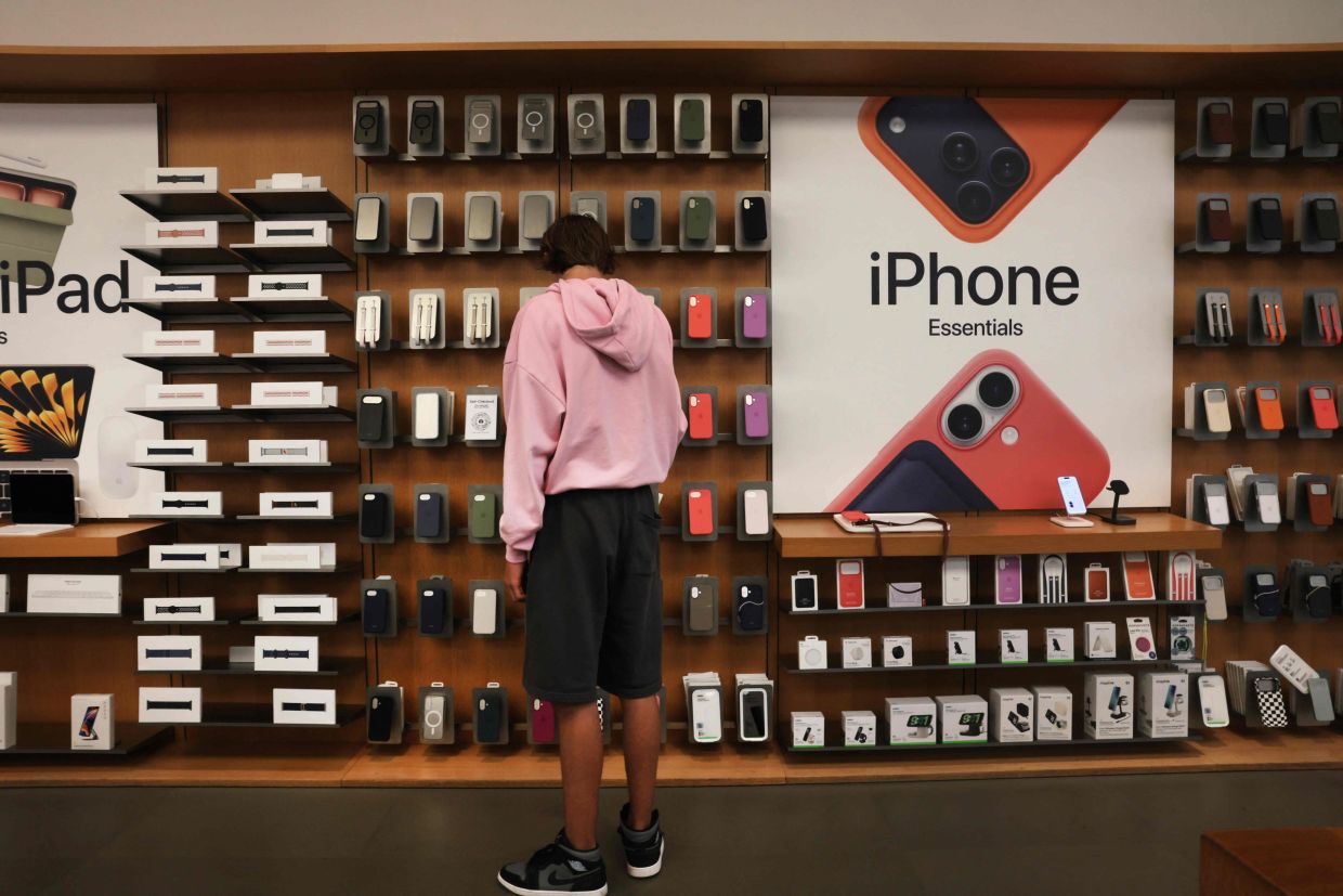 Apple and OpenAI's intensifying legal clash over AI hardware development