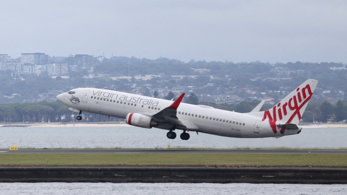 Jetstar and Qatar Airways Planes Near-Collide on Sydney Runway, Crew Member Injured
