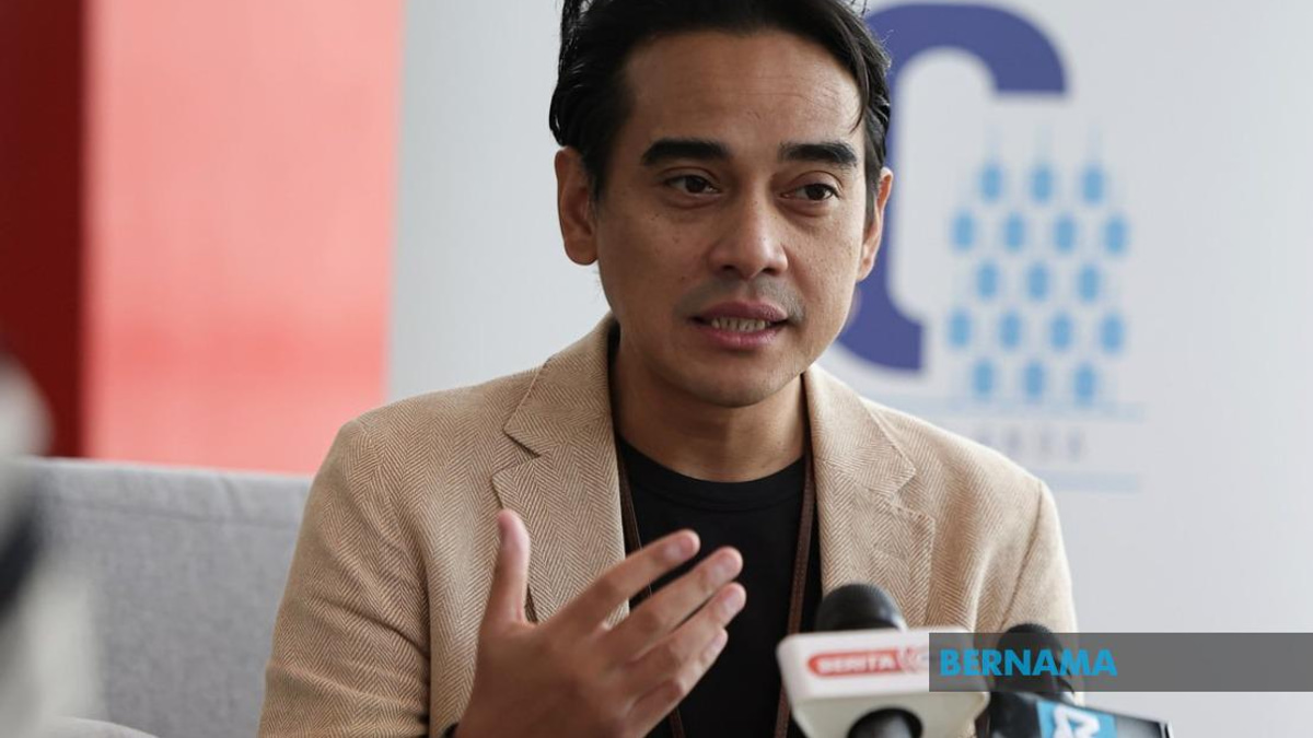 Journalists Must Actively Master AI Skills to Survive Industry Disruption, Says Broadcasting Chief