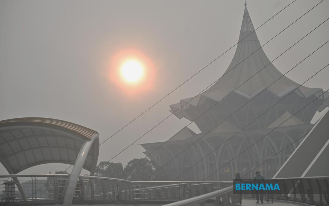Sarawak Orders Mass School Closures as Heatwave and Poor Air Quality Grip State