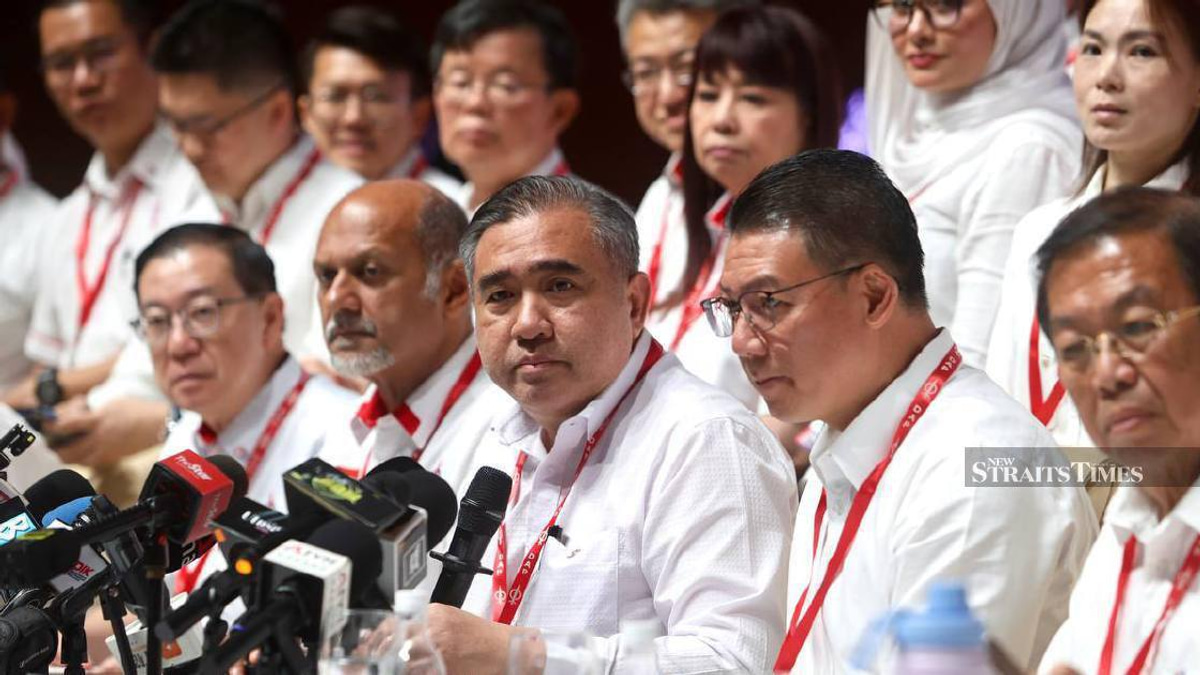 DAP commits to Umno collaboration despite Zahid DNAA controversy