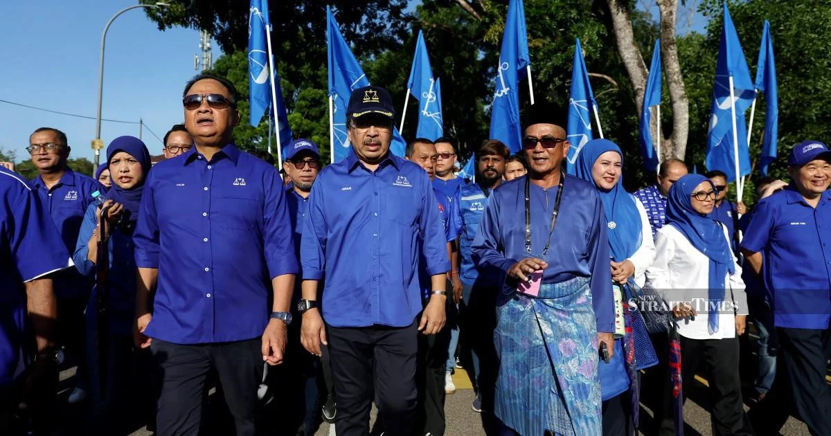 Johari Ghani campaigns for BN in Johor Tiram as coalition builds momentum ahead of state polls