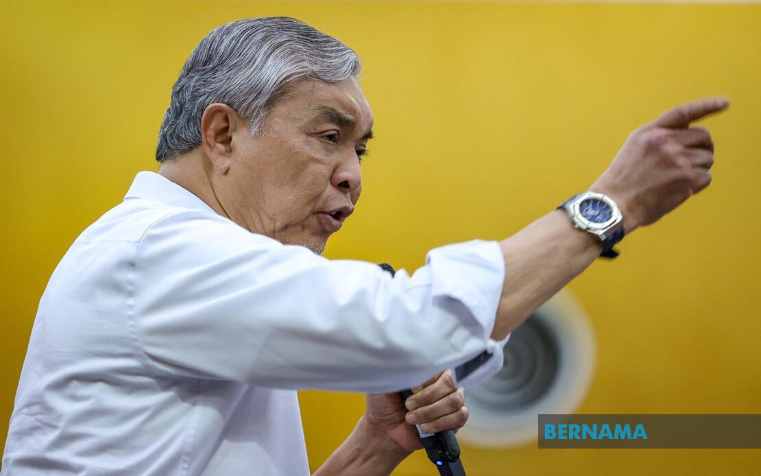 Ahmad Zahid Pushes Leadership Training for Campus Student Representatives