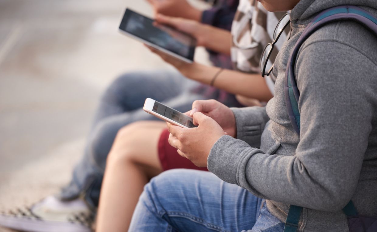 Global Crackdown on Child Social Media Use Gains Momentum Amid Implementation Hurdles