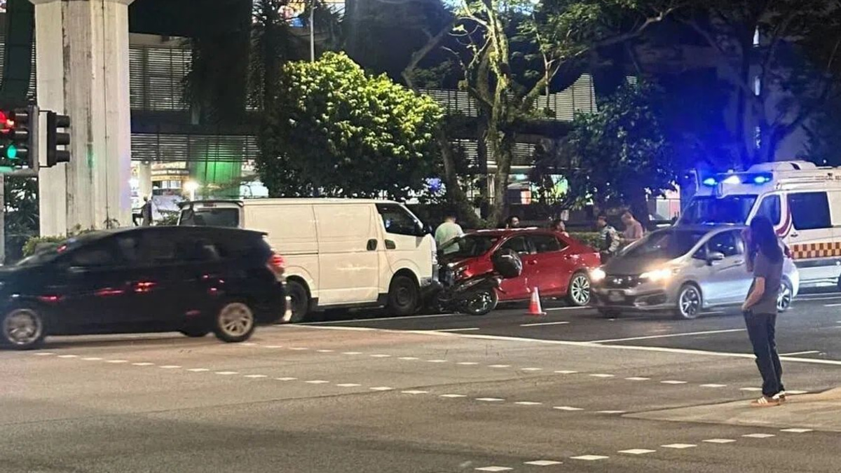 Van Driver Arrested After Multi-Vehicle Crash in Singapore; Drugs and Vaping Devices Seized