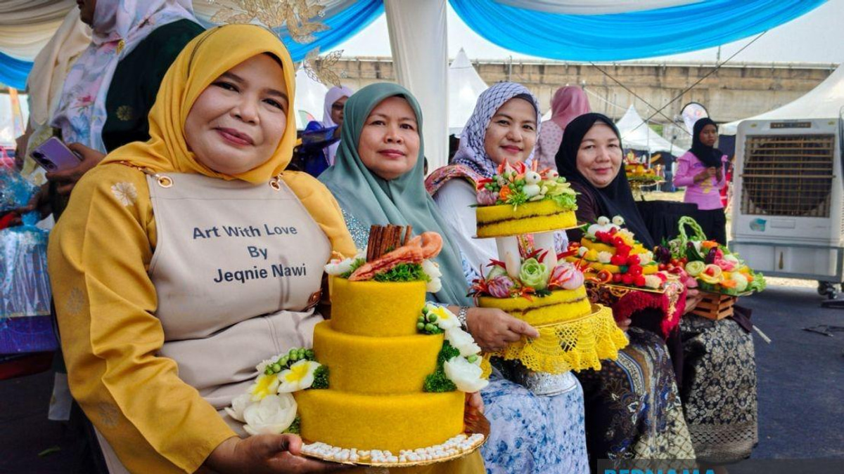 From Resort Career to Kitchen Craft: How One Kelantan Woman Built a Pulut Kuning Business
