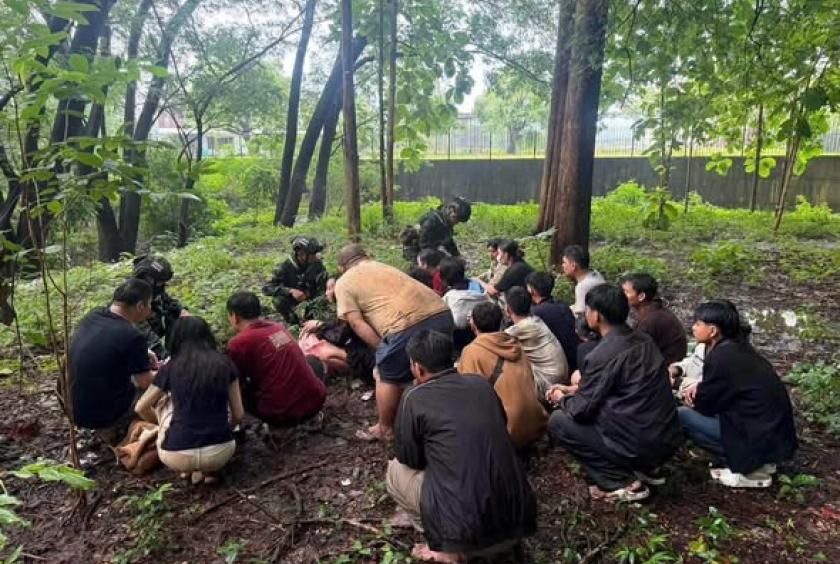 Twenty Myanmar Nationals Held After Illegal Entry Into Thailand's Mae Sot