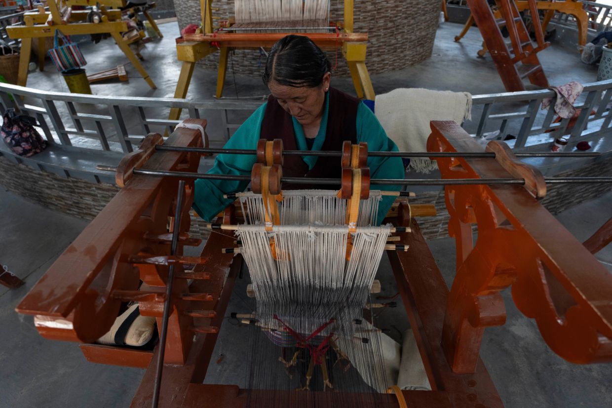 Tibetan Weaving Cooperative Preserves Ancient Craft Amid Modernisation