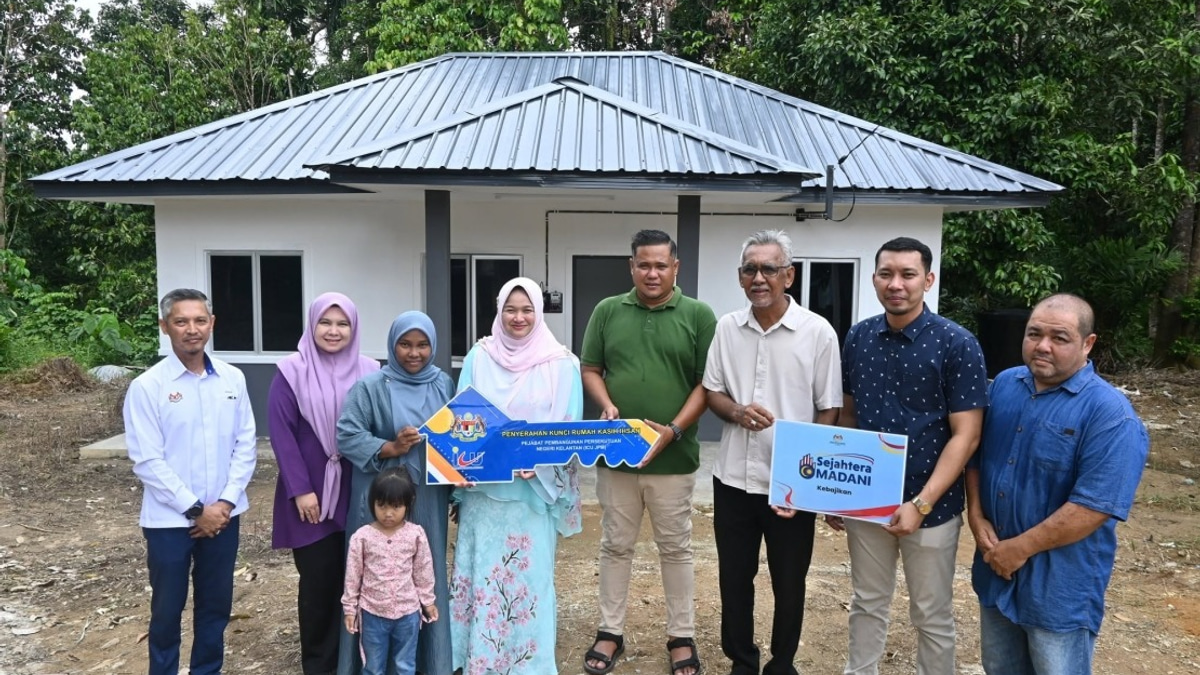Government Delivers Rumah Kasih Ihsan Homes to Jeli Residents, Prioritising Housing Security
