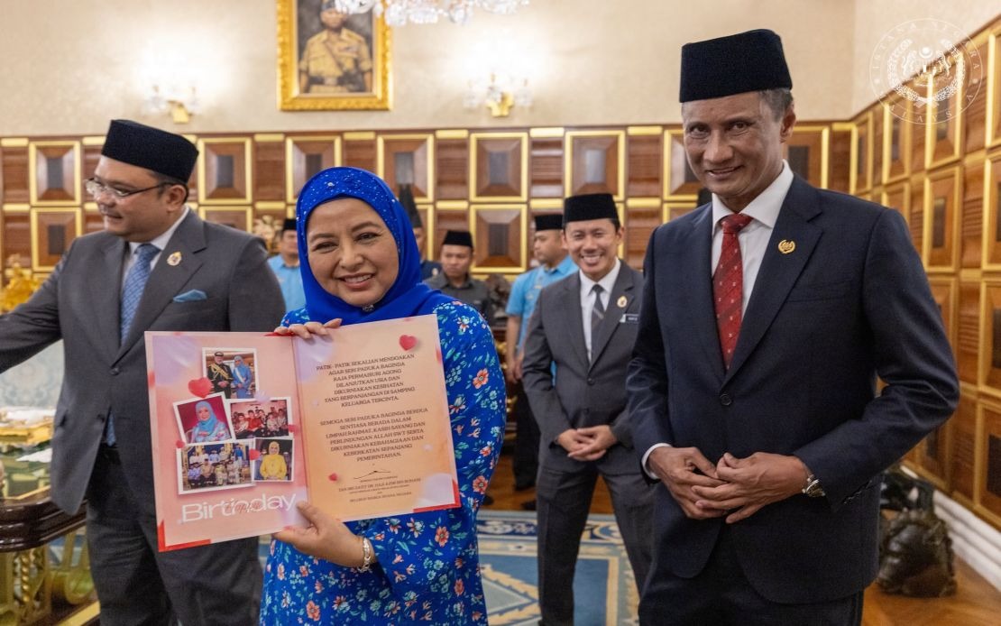 Queen Raja Zarith Sofiah Celebrates Birthday with Istana Negara Officials