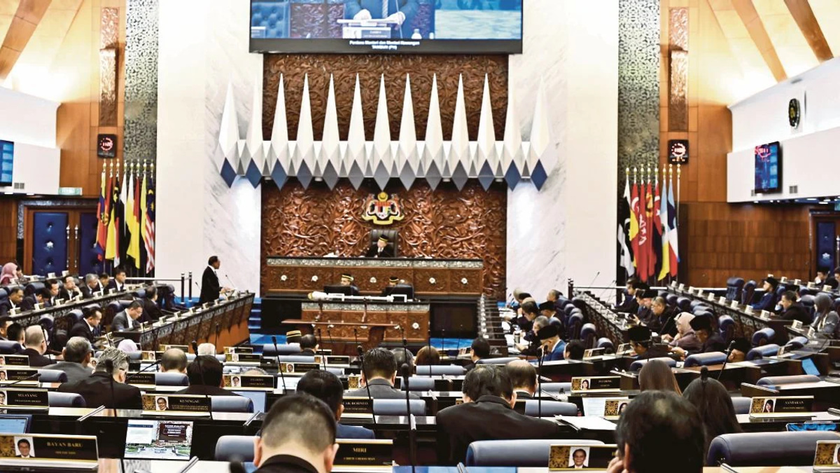 Parliamentary Row Erupts Over PAS-Bersatu Tensions as Opposition Clashes With Government MPs