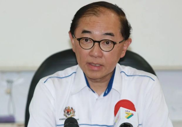 Demand for Transparency on Ministerial Travels Amid Healthcare System Crisis