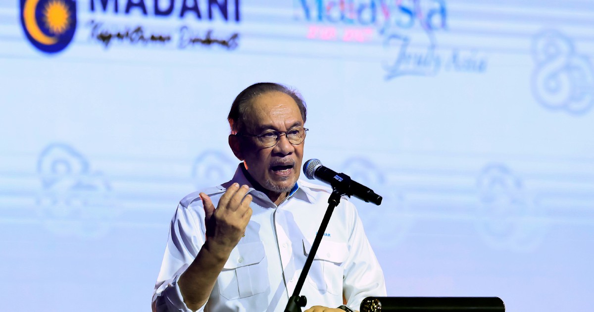 Anwar Ibrahim Cautions Against Complacency as Malaysia Pursues Deeper Reforms