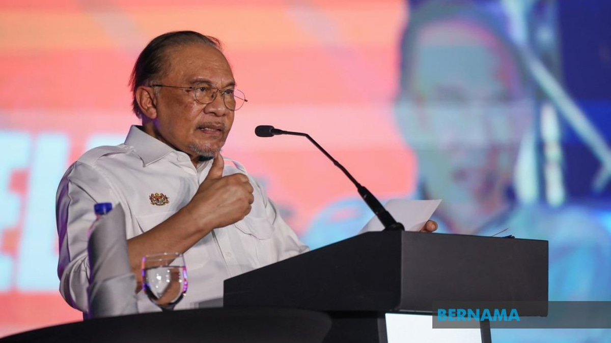 Anwar Calls on FELDA to Strengthen Governance and Learn from Past Management Failures