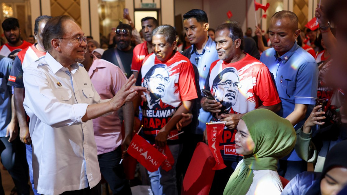 DAP has never challenged Malay rights, insists Anwar on coalition fairness