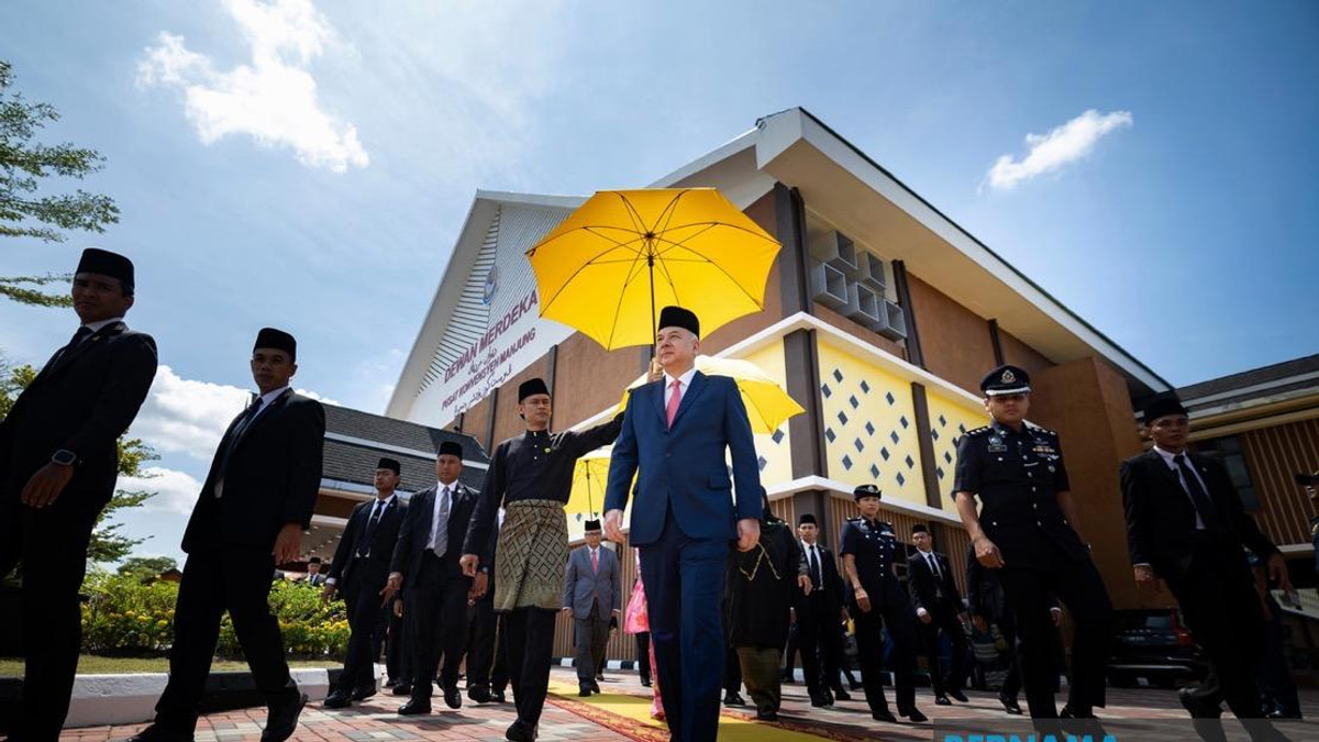 Sultan Nazrin Opens Manjung Municipal Council's RM12.7 Million Merdeka Hall
