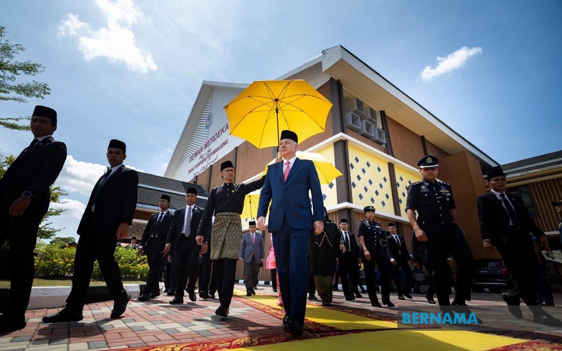 Sultan Nazrin Opens Manjung Municipal Council's RM12.7 Million Merdeka Hall