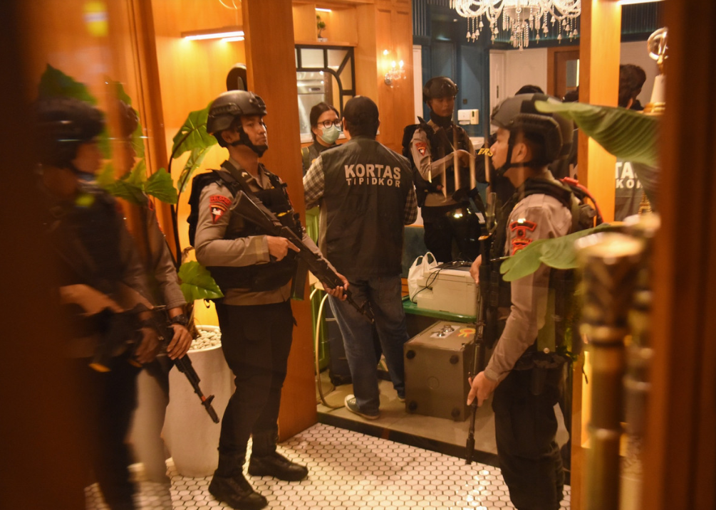 Indonesia's Biggest Law Enforcement Scandal in Years: Deputy Attorney General Resigns After Raids Uncover US$26.3 Million in Gold and Cash